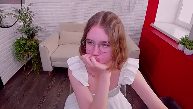 MiaNoon online show from 05/13/26, 10:33