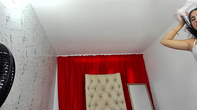 Snapshot of Jana_strawberry chatting on 05/26/26, 02:48 Jana strawberry online show from 05/26/26, 02:48