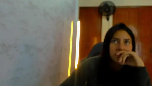 Snapshot of Soffy_and_Emily chatting on 06/10/26, 12:39 Soffy and Emily online show from 06/10/26, 12:39
