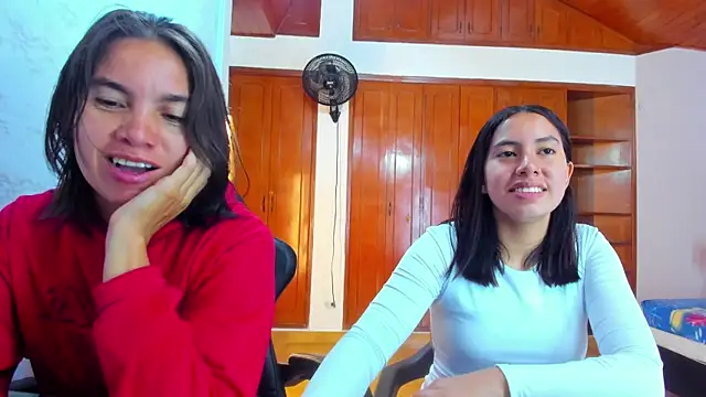 Snapshot of Soffy_and_Emily chatting on 06/24/26, 12:59 Soffy and Emily online show from 06/24/26, 12:59