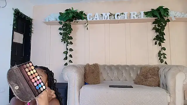 Snapshot of zhara_smith chatting on 06/05/26, 12:55 zhara smith online show from 06/05/26, 12:55