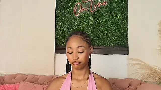 Snapshot of zhara_smith chatting on 07/16/26, 01:30 zhara smith online show from 07/16/26, 01:30