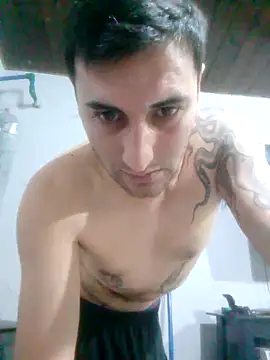 Snapshot of luArgH chatting on 07/31/26, 08:39 luArgH online show from 07/31/26, 08:39