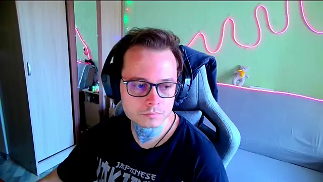 MeLanXolik online show from 05/18/26, 02:00