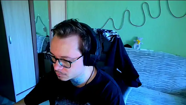 MeLanXolik online show from 05/27/26, 10:22
