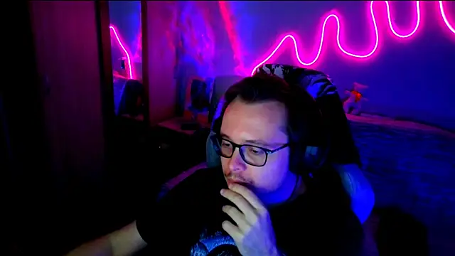 MeLanXolik online show from 05/27/26, 10:28