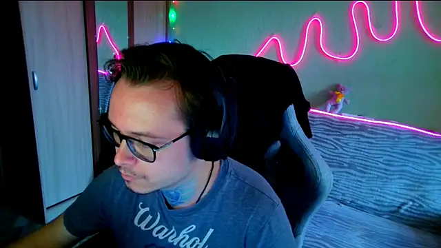 MeLanXolik online show from 05/24/26, 10:37