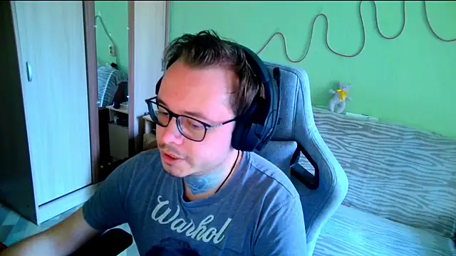 MeLanXolik online show from 05/26/26, 09:07
