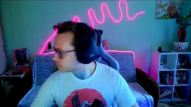 MeLanXolik online show from 05/12/26, 02:34