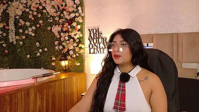 ariana foxx  online show from 07/13/26, 03:00