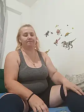 JuliaBestX online show from 07/13/26, 11:37