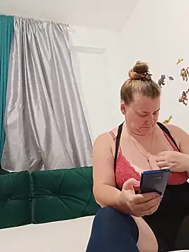 JuliaBestX online show from 06/28/26, 01:12
