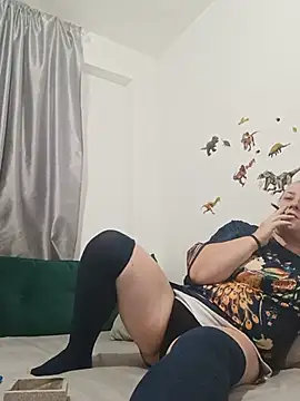 JuliaBestX online show from 07/09/26, 08:52