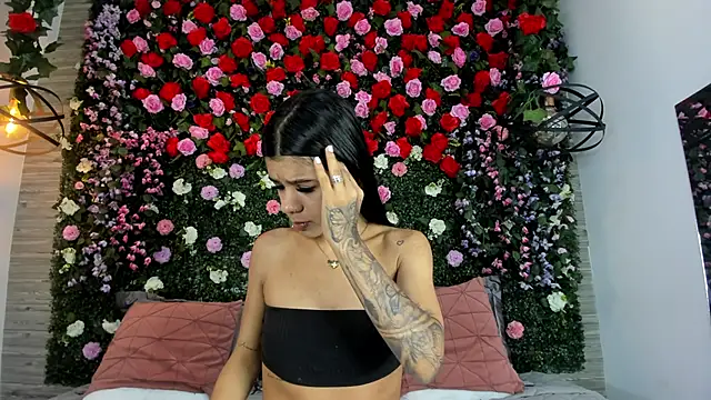 ViolettGracee online show from 06/17/26, 12:48