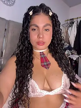 Yassy 11 online show from 05/23/26, 07:02