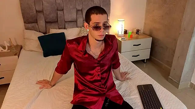 Snapshot of isaacblaze_ chatting on 05/29/26, 03:56 isaacblaze online show from 05/29/26, 03:56