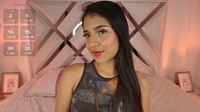 thalia gomez   online show from 06/04/26, 08:13