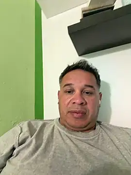 eduardba82 online show from 05/12/26, 09:43