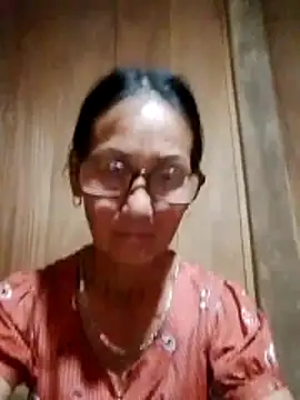 Snapshot of Magy-006 chatting on 06/04/26, 12:37 Magy-006 online show from 06/04/26, 12:37