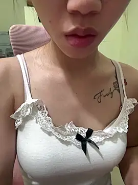 Snapshot of Vi_sexyy chatting on 07/01/26, 10:37 Vi sexyy online show from 07/01/26, 10:37