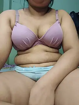 Snapshot of Curvy_Rhea chatting on 06/19/26, 10:47 Curvy Rhea online show from 06/19/26, 10:47