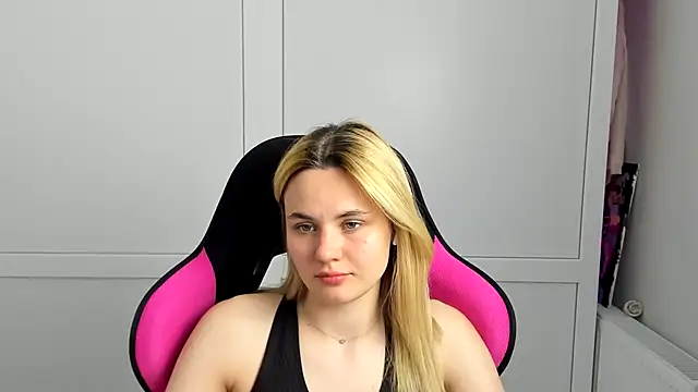Emma starrs  online show from 05/26/26, 07:12