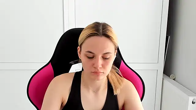 Emma starrs  online show from 05/21/26, 11:51