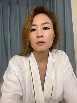 Snapshot of okgirl_23 chatting on 05/16/26, 11:37 okgirl 23 online show from 05/16/26, 11:37