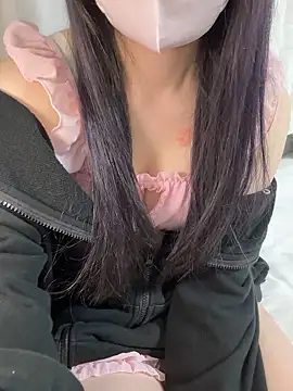 Snapshot of luna_sleepy chatting on 05/15/26, 02:15 luna sleepy online show from 05/15/26, 02:15