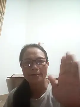Snapshot of Vieekee chatting on 05/12/26, 09:54 Vieekee online show from 05/12/26, 09:54