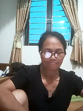 Vieekee online show from 06/18/26, 10:26