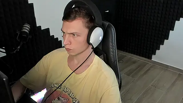 More than friend online show from 07/03/26, 05:08