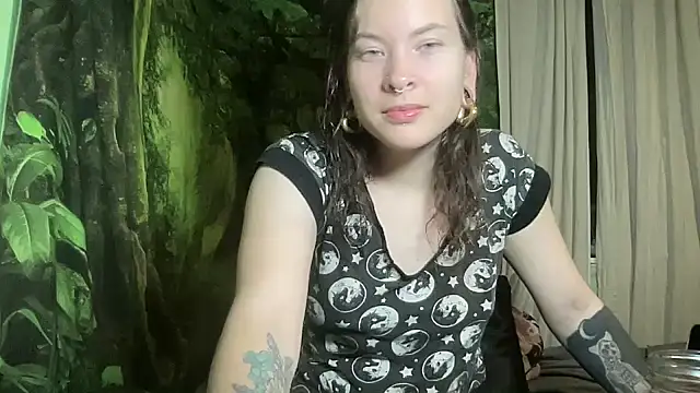 mo0ngoddess online show from 01/06/26, 01:53