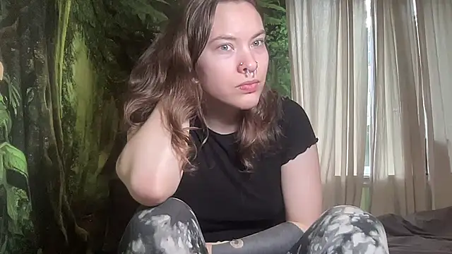 Snapshot of mo0ngoddess chatting on 03/16/25, 01:38 mo0ngoddess online show from 03/16/25, 01:38