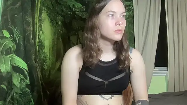 Snapshot of mo0ngoddess chatting on 10/16/25, 03:04 mo0ngoddess online show from 10/16/25, 03:04