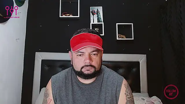 Snapshot of perverseveteranmanxxx chatting on 03/06/25, 01:03 perverseveteranmanxxx online show from 03/06/25, 01:03