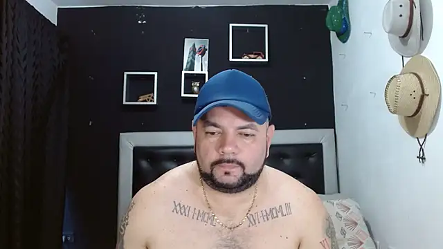 Snapshot of perverseveteranmanxxx chatting on 02/20/25, 01:08 perverseveteranmanxxx online show from 02/20/25, 01:08
