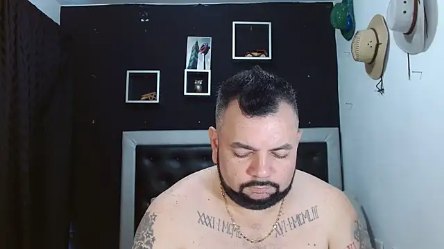 Snapshot of perverseveteranmanxxx chatting on 02/14/25, 04:09 perverseveteranmanxxx online show from 02/14/25, 04:09