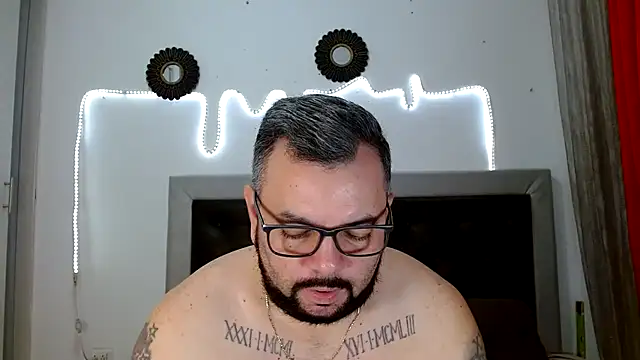 Snapshot of perverseveteranmanxxx chatting on 09/19/25, 04:55 perverseveteranmanxxx online show from 09/19/25, 04:55