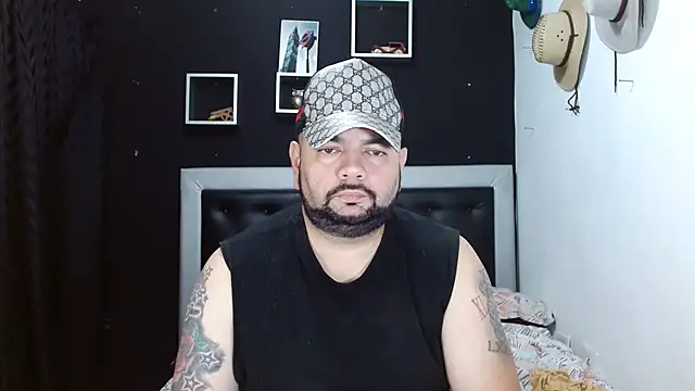 Snapshot of perverseveteranmanxxx chatting on 02/18/25, 03:21 perverseveteranmanxxx online show from 02/18/25, 03:21