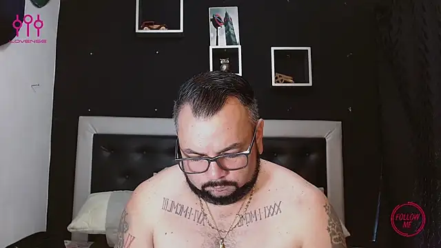 Snapshot of perverseveteranmanxxx chatting on 03/06/25, 07:43 perverseveteranmanxxx online show from 03/06/25, 07:43