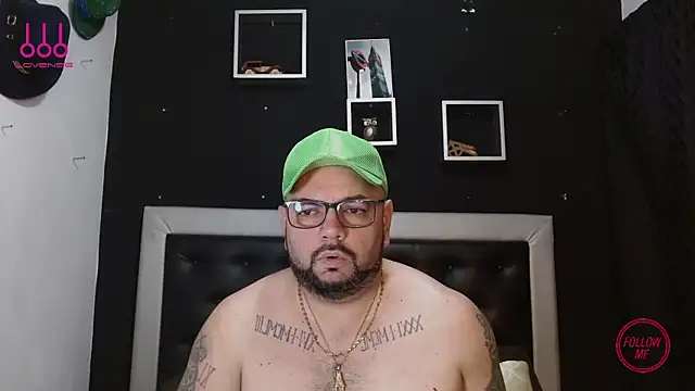 Snapshot of perverseveteranmanxxx chatting on 03/11/25, 01:05 perverseveteranmanxxx online show from 03/11/25, 01:05