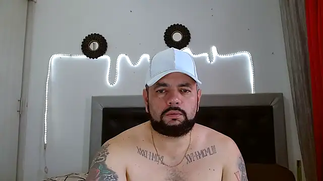 Snapshot of perverseveteranmanxxx chatting on 09/23/25, 06:15 perverseveteranmanxxx online show from 09/23/25, 06:15