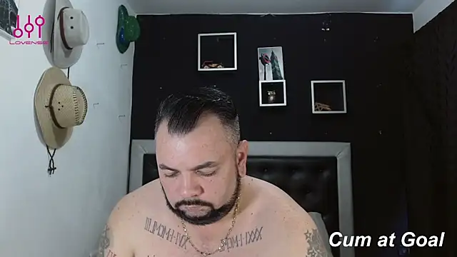 Snapshot of perverseveteranmanxxx chatting on 02/19/25, 09:36 perverseveteranmanxxx online show from 02/19/25, 09:36