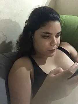 Snapshot of Cliaclara chatting on 07/04/26, 04:41 Cliaclara online show from 07/04/26, 04:41