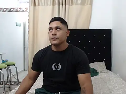 Snapshot of cachorrosex7 chatting on 05/19/26, 11:01 cachorrosex7 online show from 05/19/26, 11:01