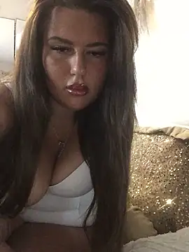 Snapshot of SofiagreenUK chatting on 05/11/26, 12:12 SofiagreenUK online show from 05/11/26, 12:12
