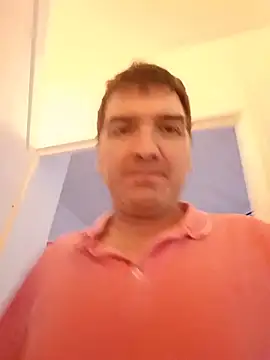 Snapshot of oncle33 chatting on 06/04/26, 06:23 oncle33 online show from 06/04/26, 06:23