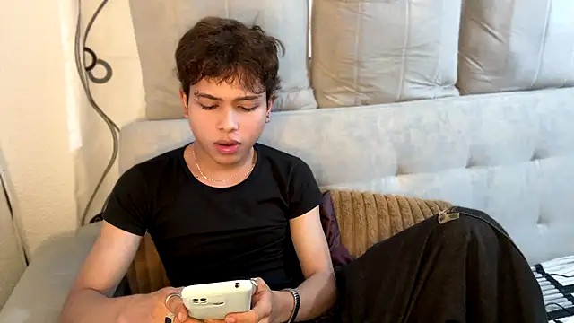 Snapshot of DanteSaint chatting on 06/10/26, 06:53 DanteSaint online show from 06/10/26, 06:53