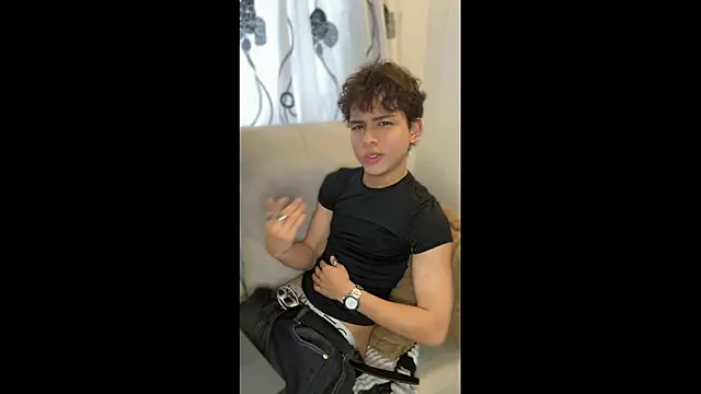 Snapshot of DanteSaint chatting on 06/17/26, 12:59 DanteSaint online show from 06/17/26, 12:59